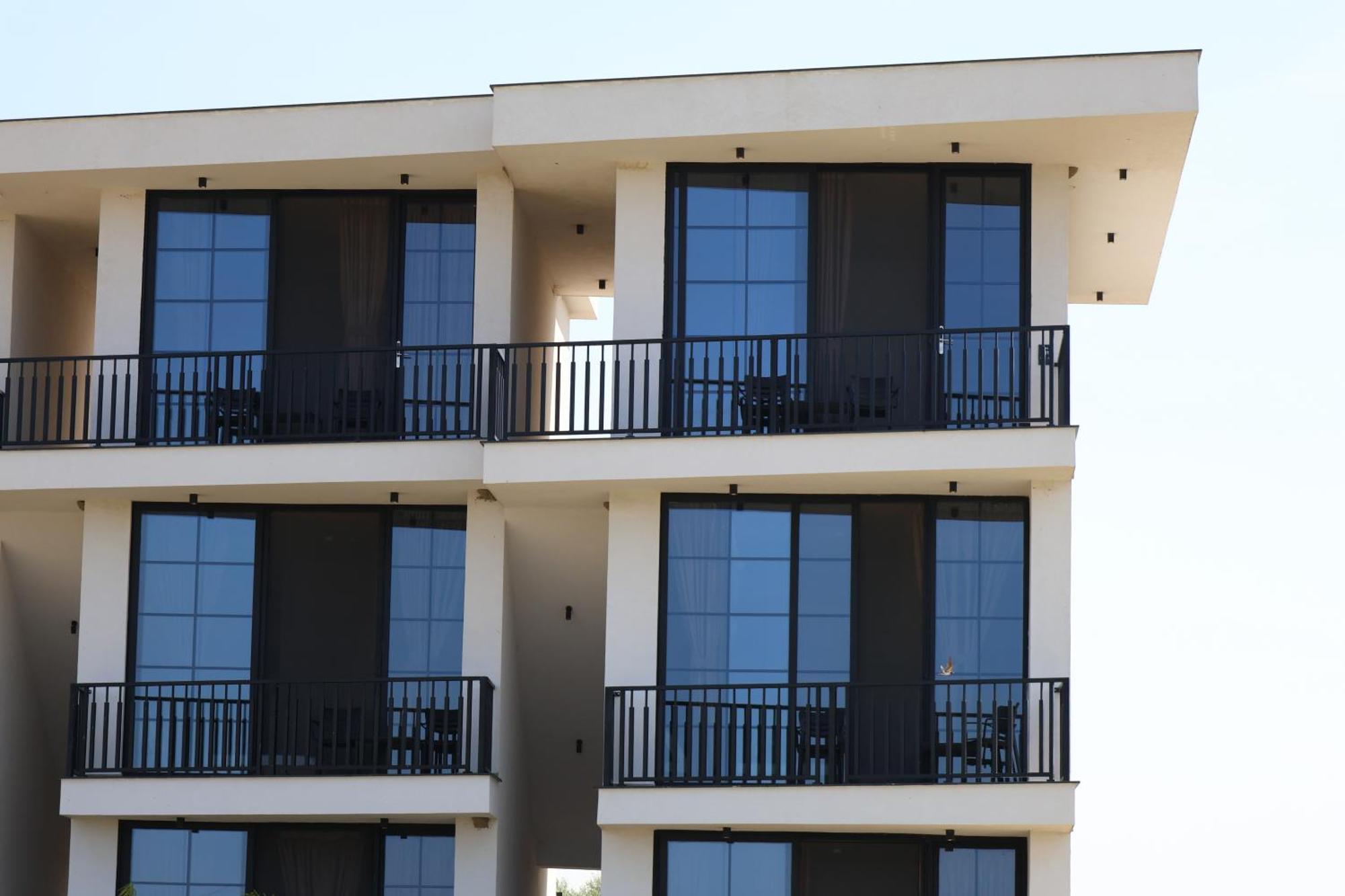 Posh Villas Rrogozhine ภายนอก รูปภาพ